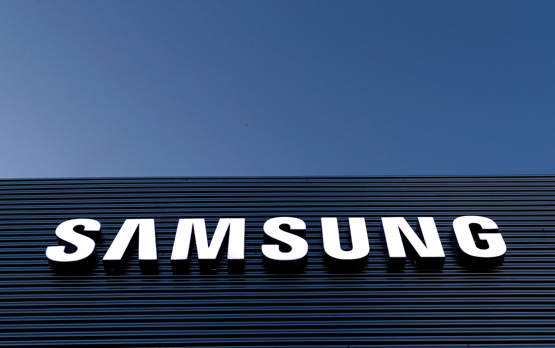 Samsung Plans 2024 Launch of Next-Gen LPDDR5T DRAM Chips